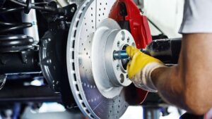 Fren-Balatalar1-ve-Rotorlar1-Diskleri-Nas1l-Dei_tirilir